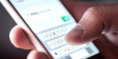 Is typing در پیام رسان و برنامه چت چه زمانی نمایش داده میشود؟