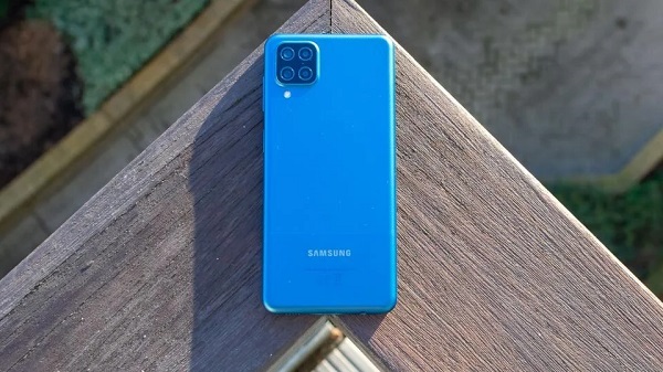 تست باتری سامسونگ مدل&nbsp;Galaxy A12