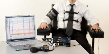 بررسی: دستگاه دروغ سنج چیست و چگونه کار میکند؟