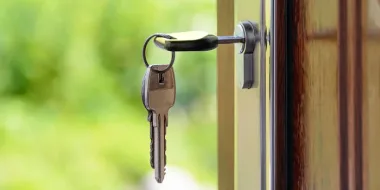 اگر کلید در قفل گیر کرد چه کنیم؟ راهنما باز کردن قفل درب ، ماشین و..
